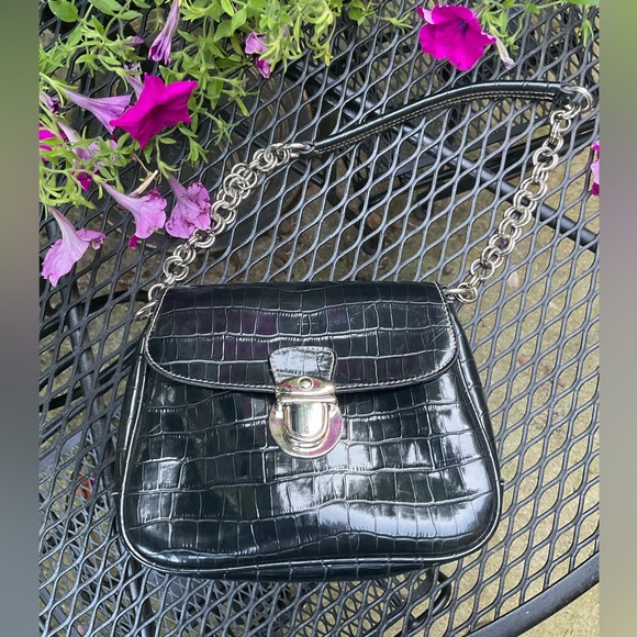 Adorable Black Shiny Silver Hardware & Chain Alligator Texture Bag! - Picture 15 of 16